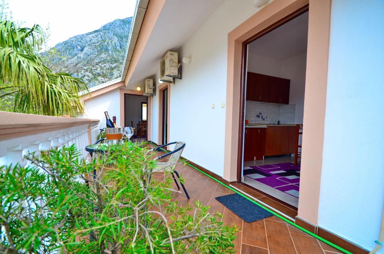 Apartments Blue Lagoon โกตอร์ ภายนอก รูปภาพ