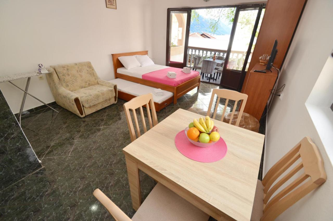 Apartments Blue Lagoon โกตอร์ ภายนอก รูปภาพ