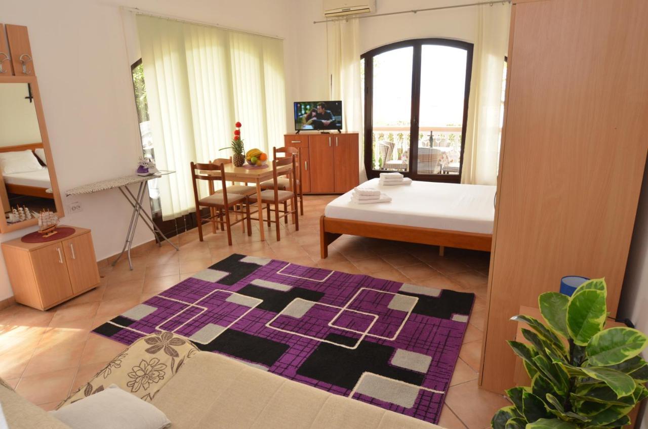 Apartments Blue Lagoon โกตอร์ ภายนอก รูปภาพ