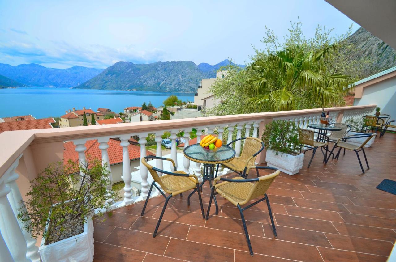 Apartments Blue Lagoon โกตอร์ ภายนอก รูปภาพ